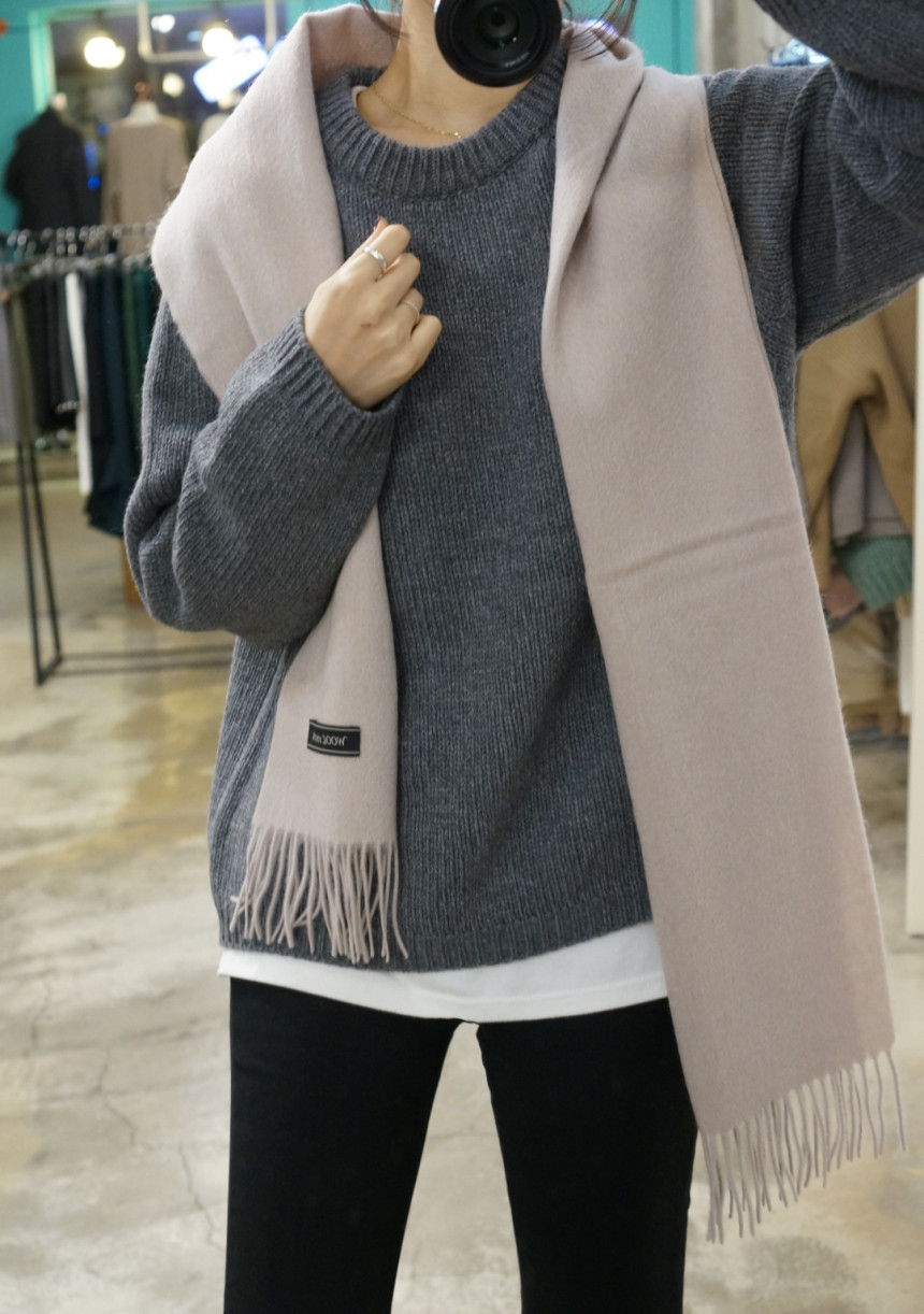 Plain wool muffler Trend styling Neat modern sensi