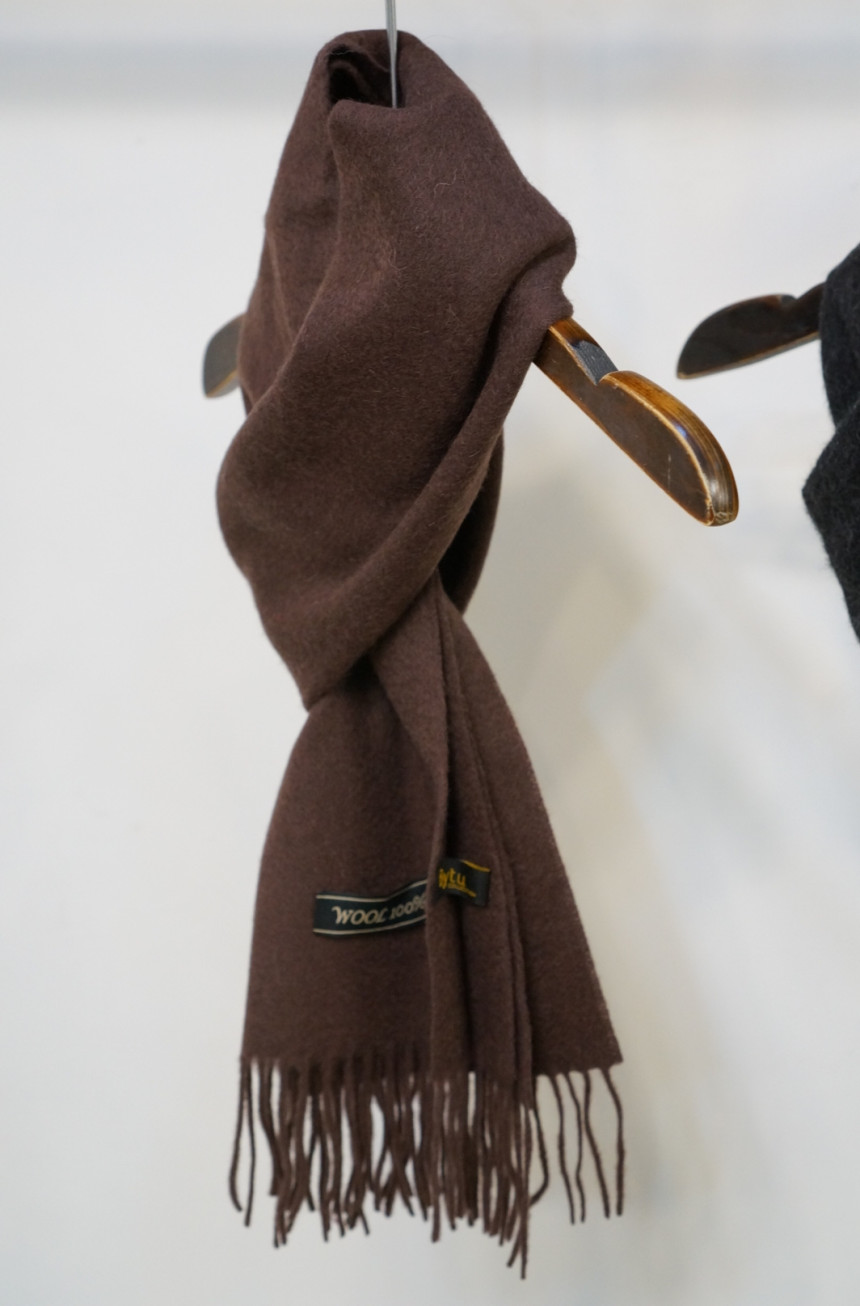 Plain wool muffler Trend styling Neat modern sensi