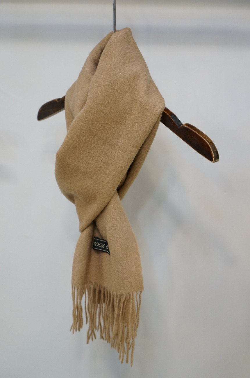 Plain wool muffler Trend styling Neat modern sensi