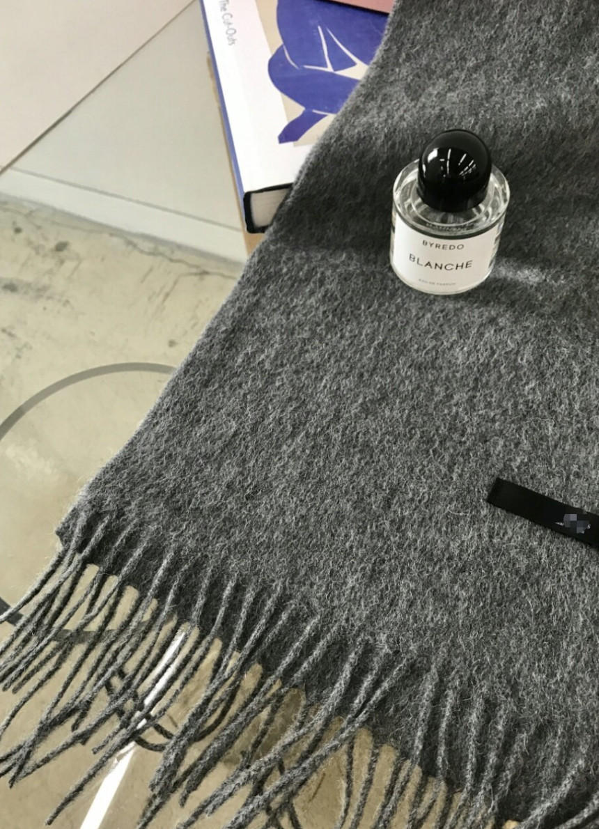 Good quality wool 100 muffler Modern sense of styl