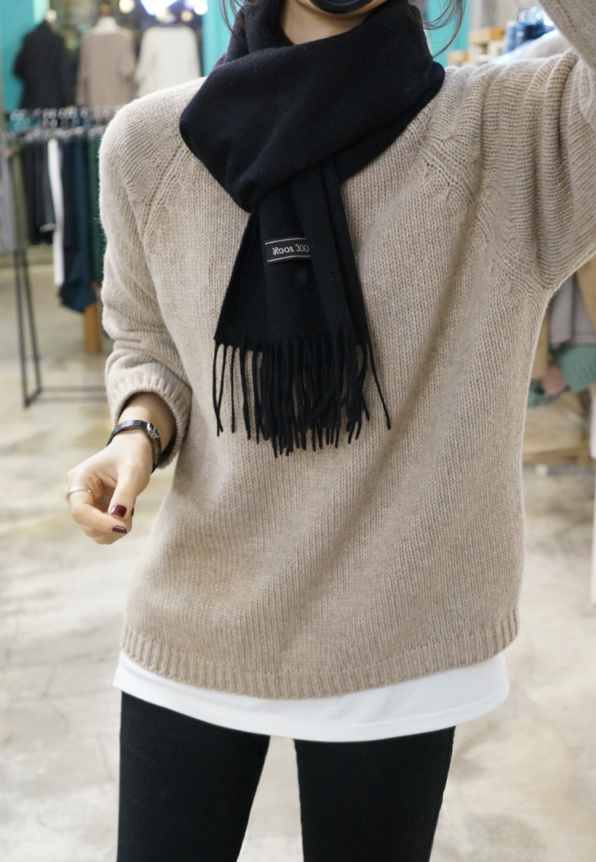 Plain wool muffler Trend styling Neat modern sensi