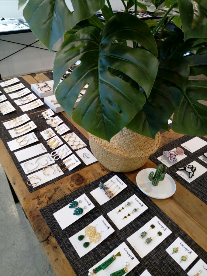 Twilie Shawl Lovely and stylish Luxurious feeling 