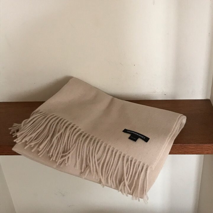 Wool muffler Wool 100 Woman scooping Styling Lovel