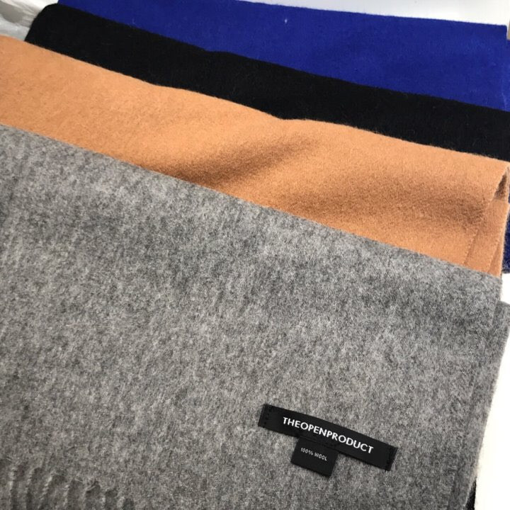 Wool muffler Wool 100 Woman scooping Styling Lovel