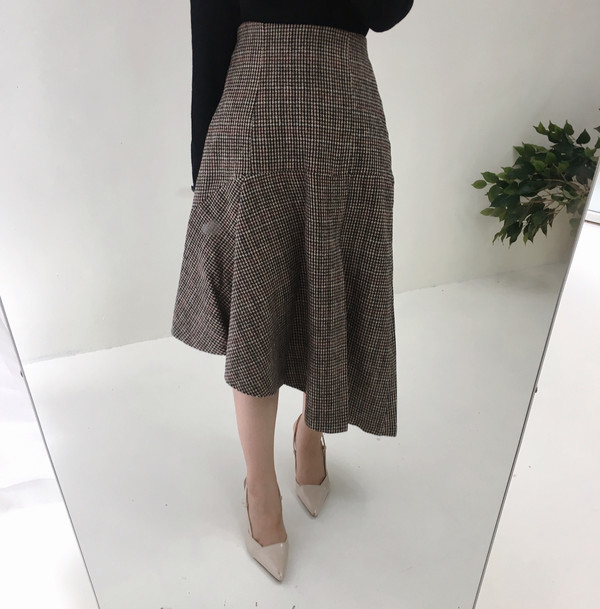 Unchecked Long Skirt Winter Autumn Frill 20s Women