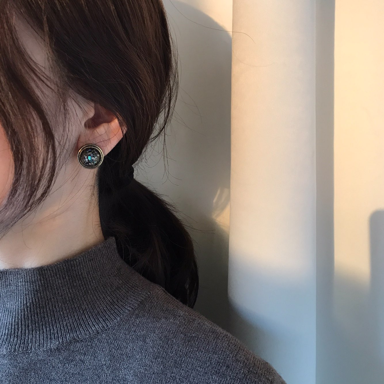 Herschel Mother-of-pearl Antique earrings Luxuriou