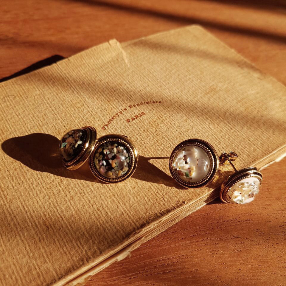 Herschel Mother-of-pearl Antique earrings Luxuriou