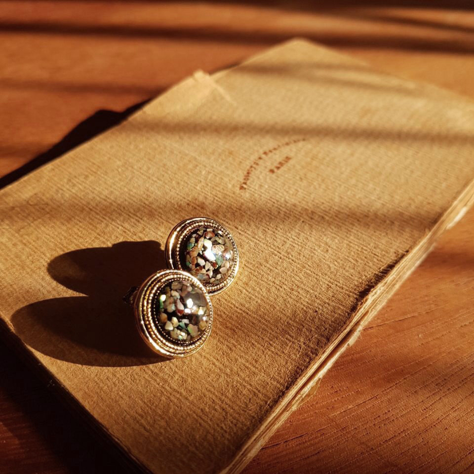 Herschel Mother-of-pearl Antique earrings Luxuriou