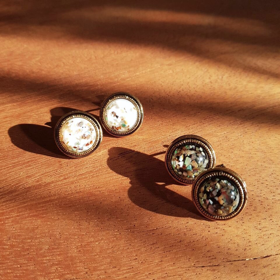 Herschel Mother-of-pearl Antique earrings Luxuriou