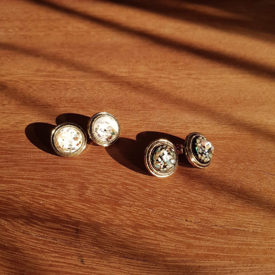 Herschel Mother-of-pearl Antique earrings Luxuriou