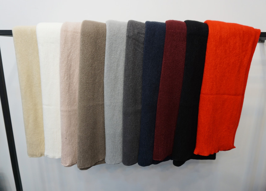 Abundant muffler Couple shawl Man casual style War