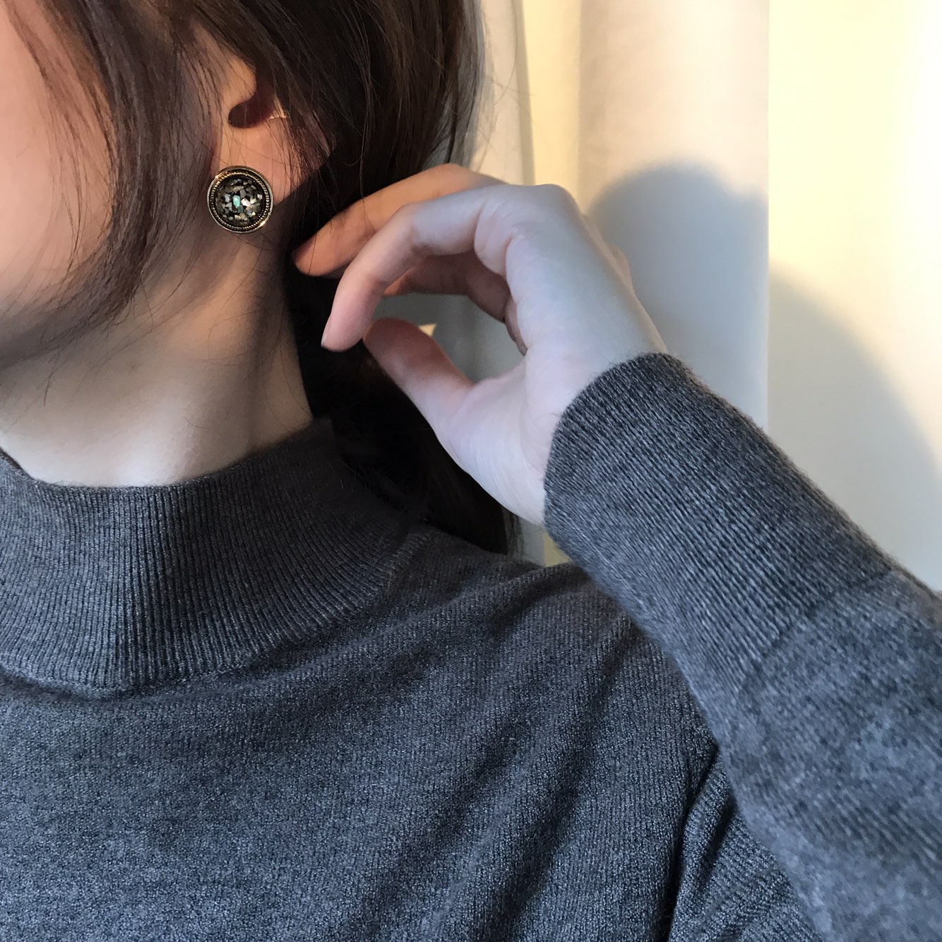 Herschel Mother-of-pearl Antique earrings Luxuriou