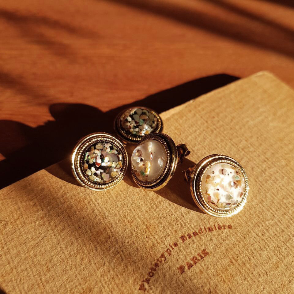 Herschel Mother-of-pearl Antique earrings Luxuriou