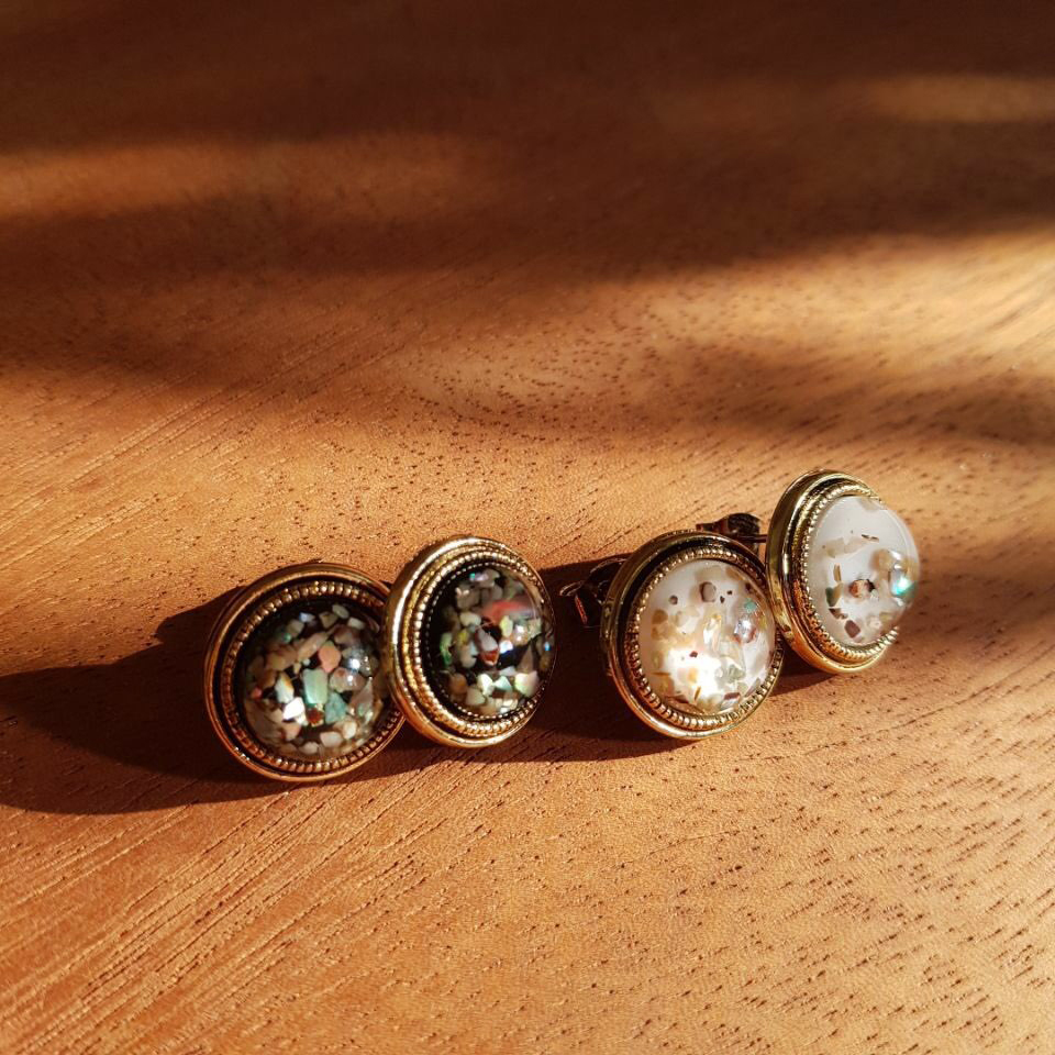 Herschel Mother-of-pearl Antique earrings Luxuriou