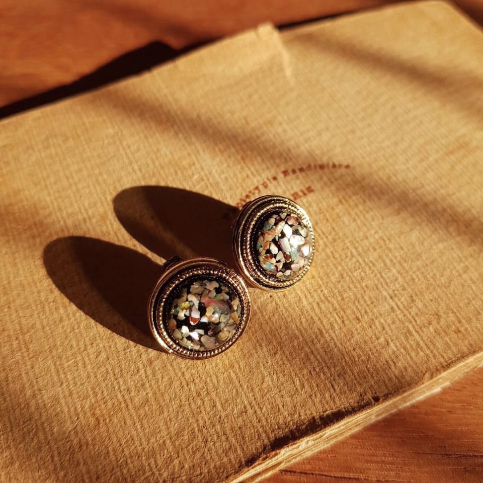 Herschel Mother-of-pearl Antique earrings Luxuriou