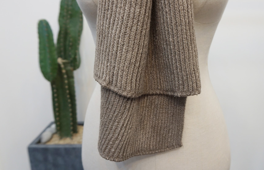 Abundant muffler Couple shawl Man casual style War