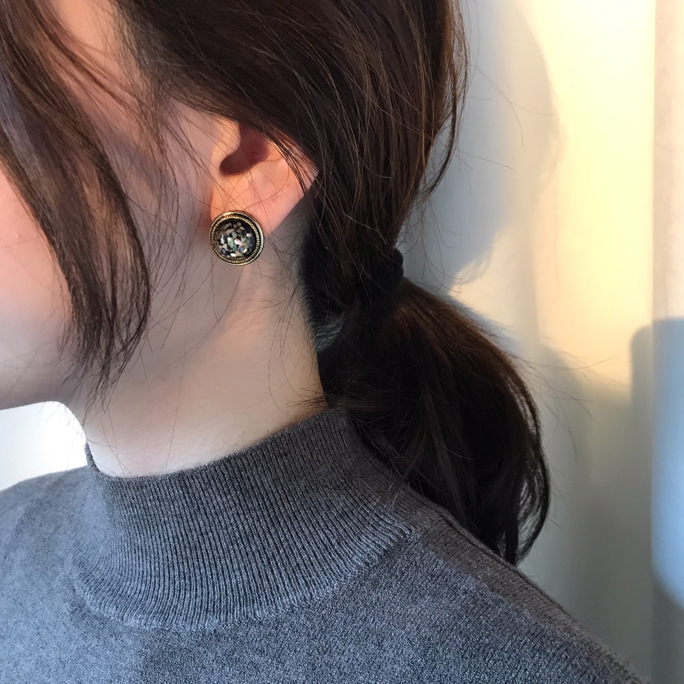 Herschel Mother-of-pearl Antique earrings Luxuriou