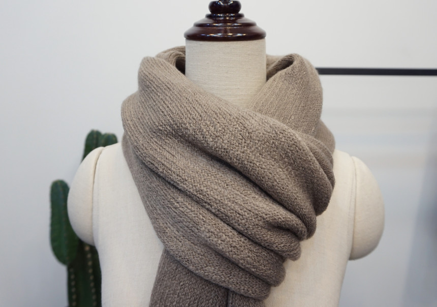Abundant muffler Couple shawl Man casual style War