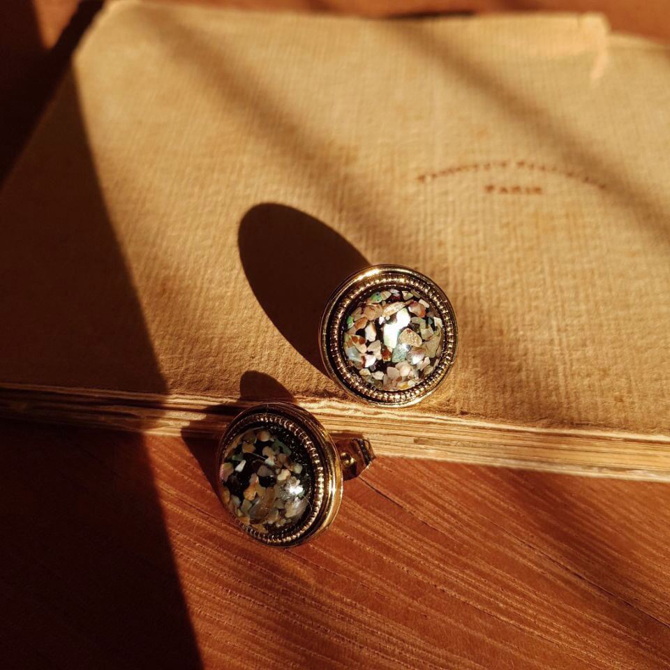 Herschel Mother-of-pearl Antique earrings Luxuriou