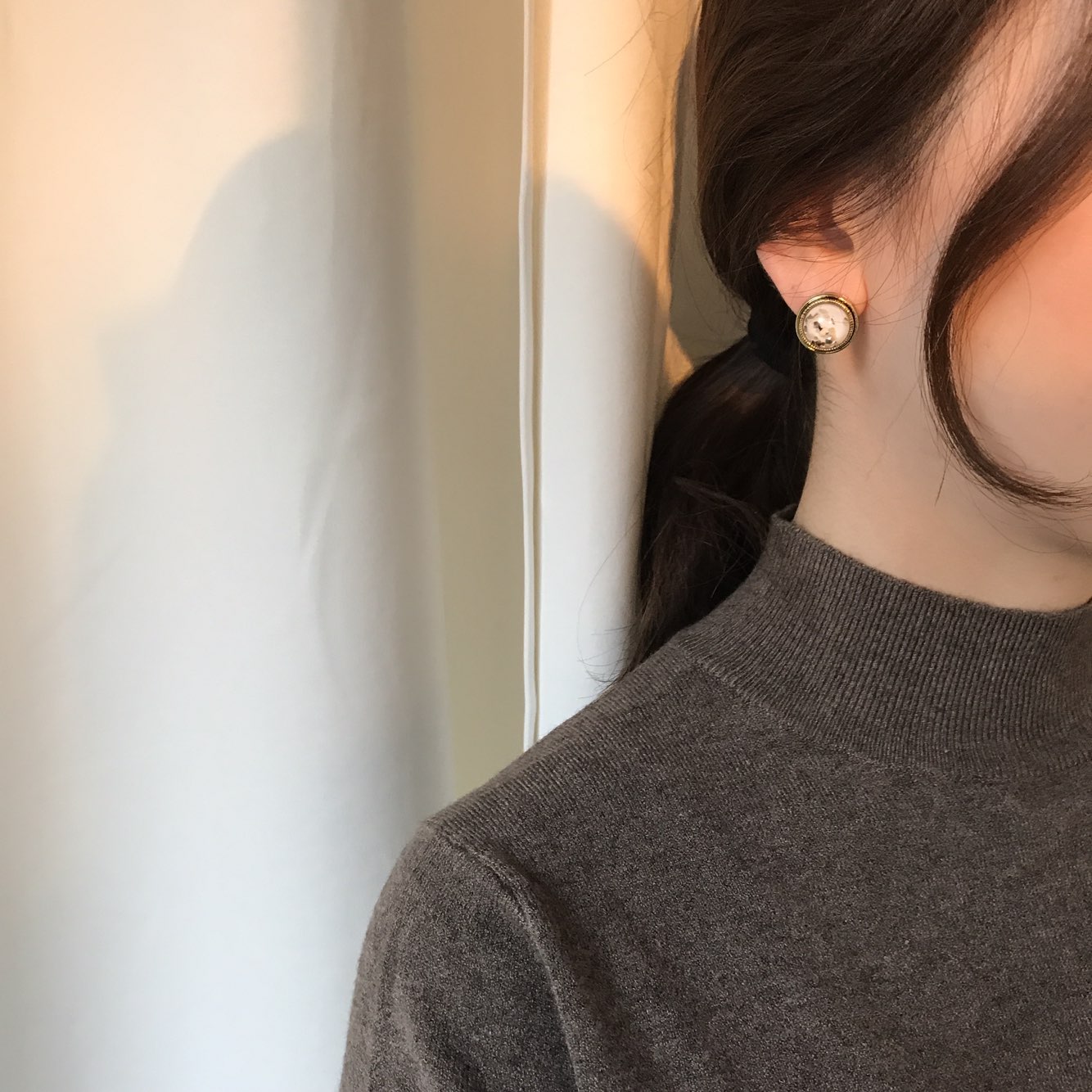 Herschel Mother-of-pearl Antique earrings Luxuriou