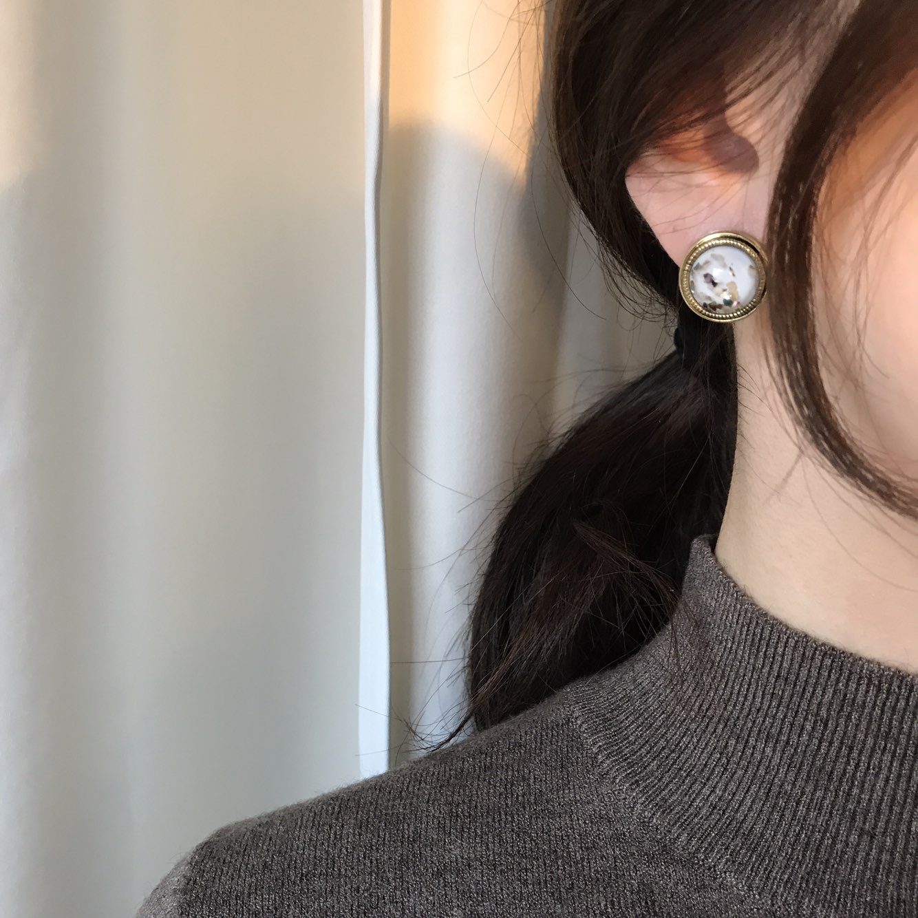 Herschel Mother-of-pearl Antique earrings Luxuriou