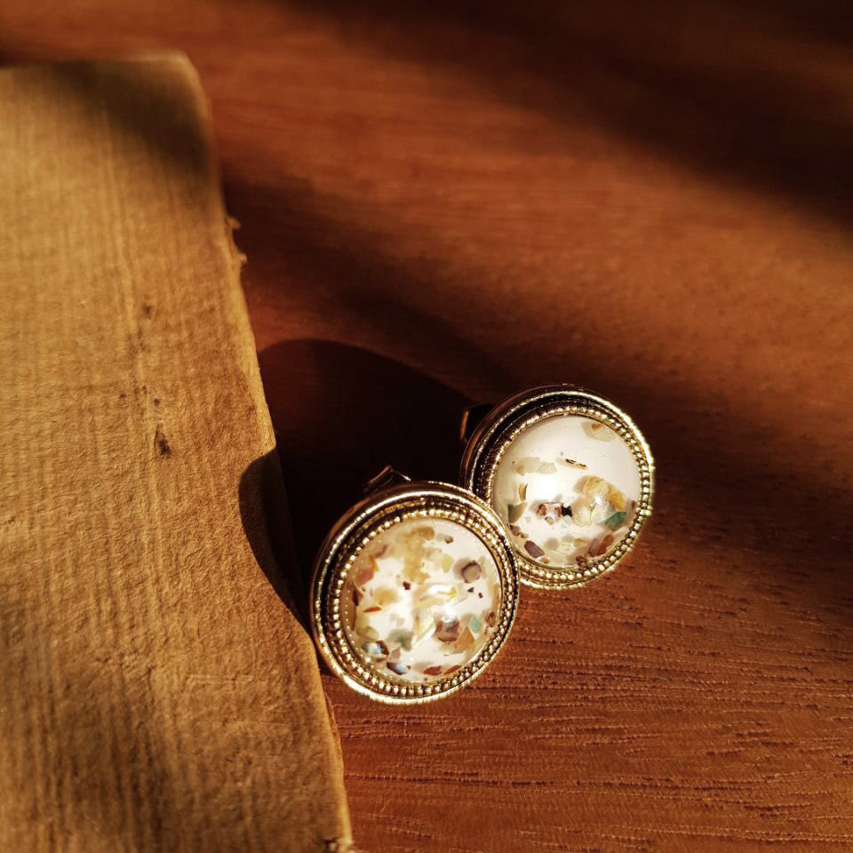 Herschel Mother-of-pearl Antique earrings Luxuriou