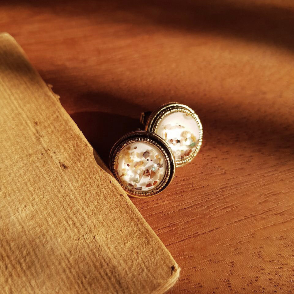 Herschel Mother-of-pearl Antique earrings Luxuriou