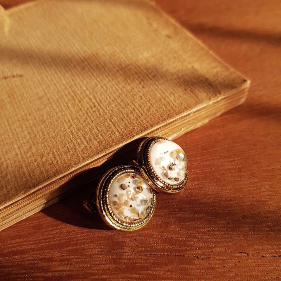 Herschel Mother-of-pearl Antique earrings Luxuriou