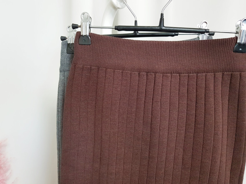 Knit high neck long skirt