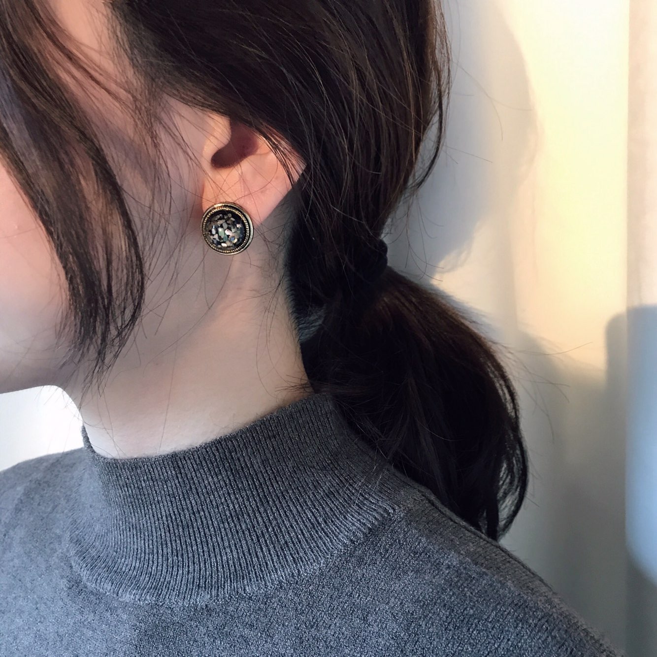 Herschel Mother-of-pearl Antique earrings Luxuriou