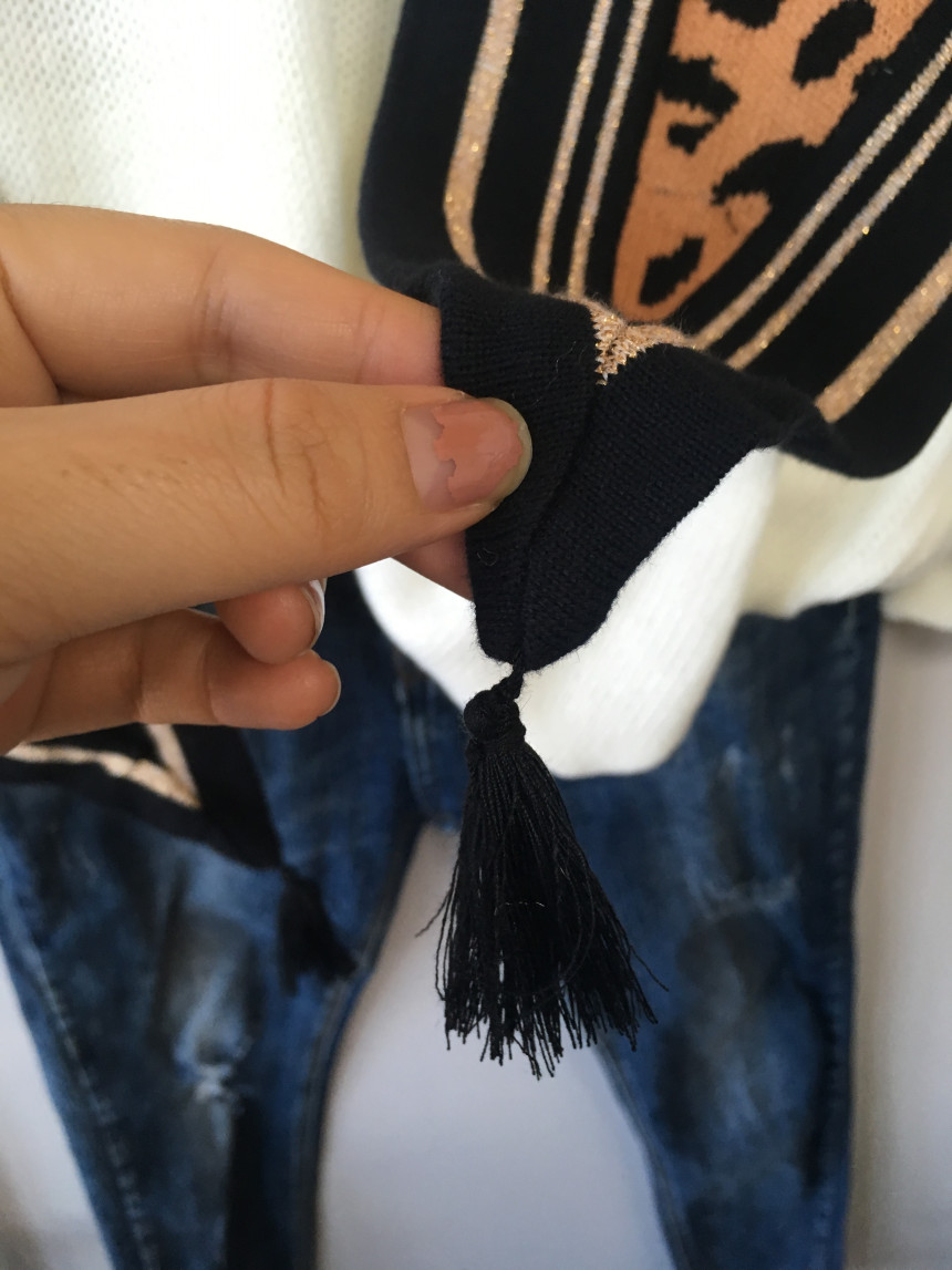 Leopard muffler wool tassel scarf shawl stand out 