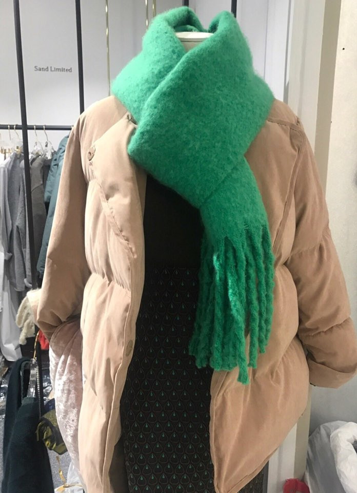 Cool muffler Cool and refreshing winter splash