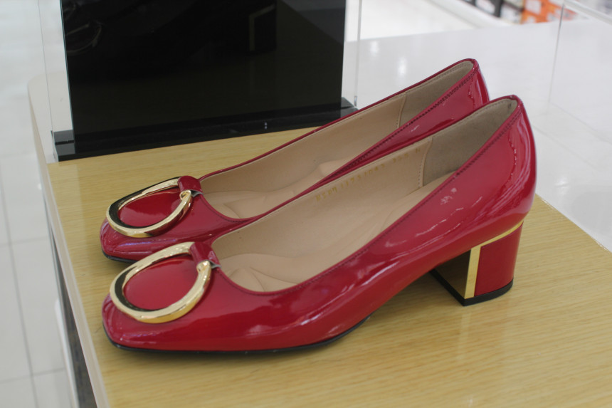 Smiley red shoes 711731043 Cozy shoes that can be 