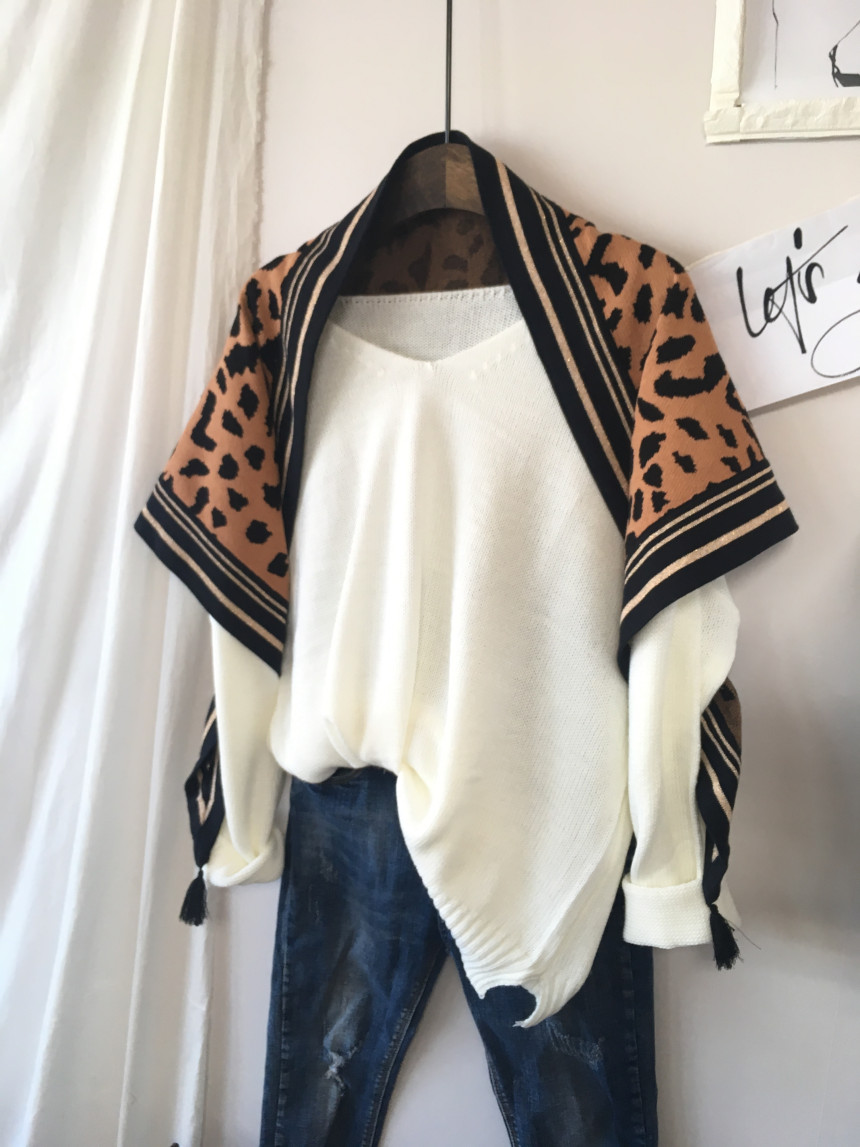 Leopard muffler wool tassel scarf shawl stand out 