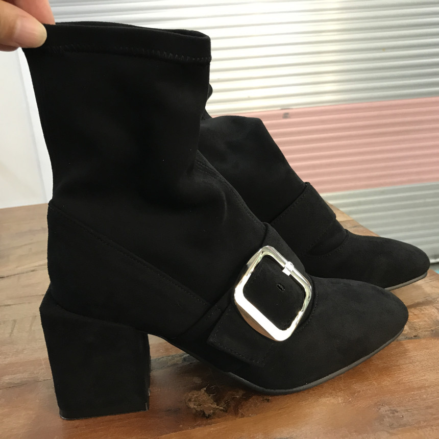 Rectangular buckle Suede Angle Available everywher