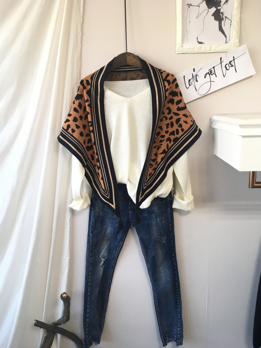 Leopard muffler wool tassel scarf shawl stand out 