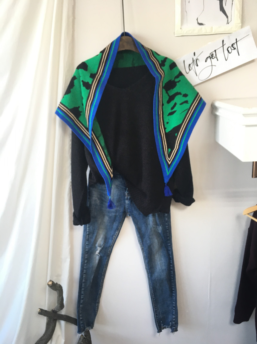 Leopard muffler wool tassel scarf shawl stand out 