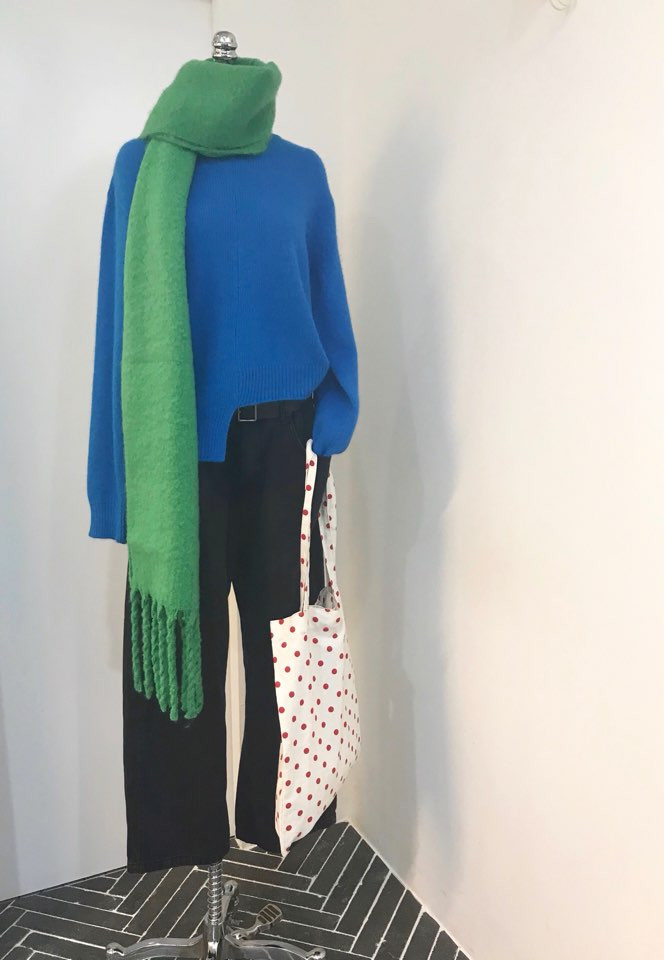 Cool muffler Cool and refreshing winter splash