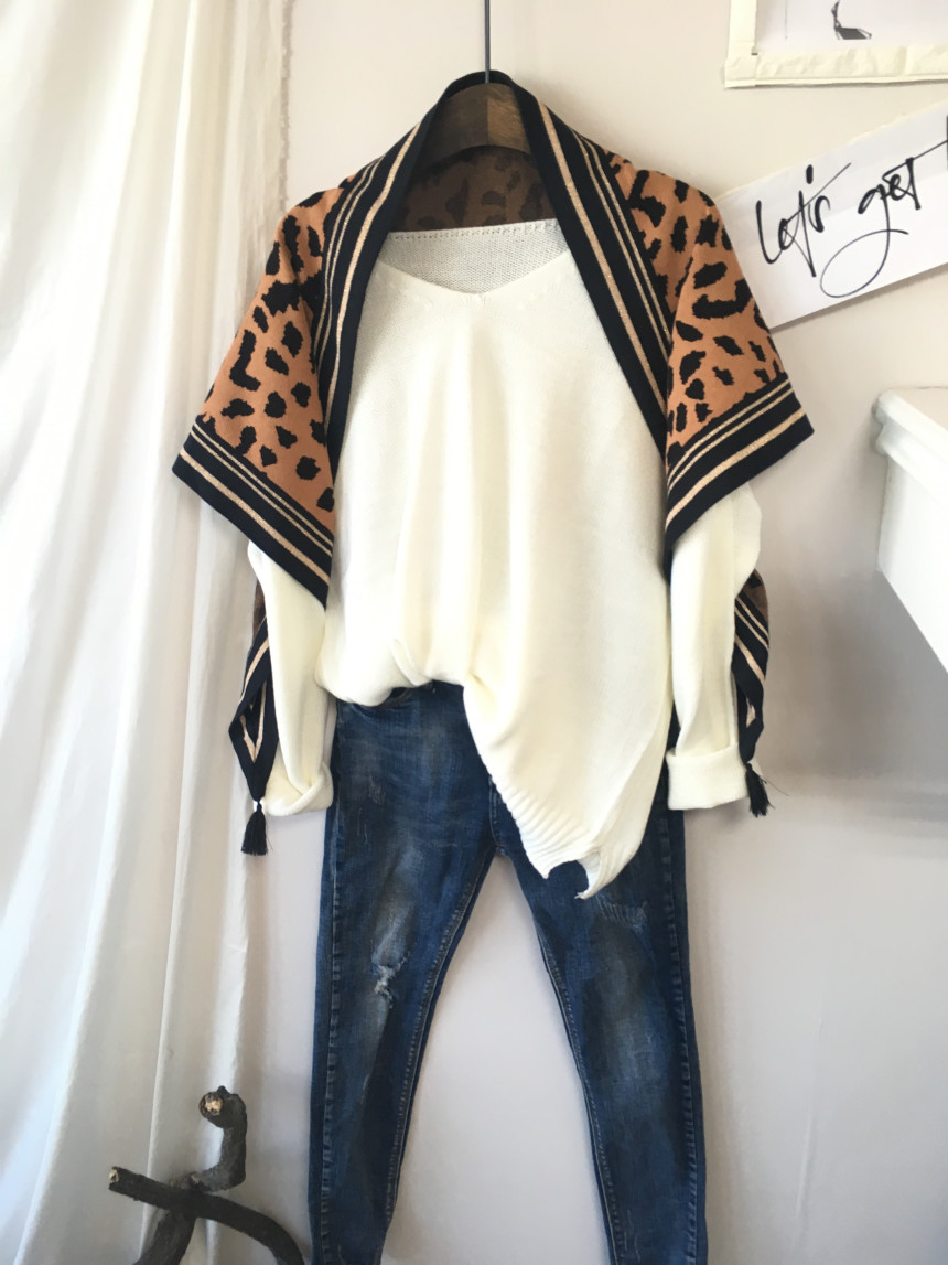 Leopard muffler wool tassel scarf shawl stand out 