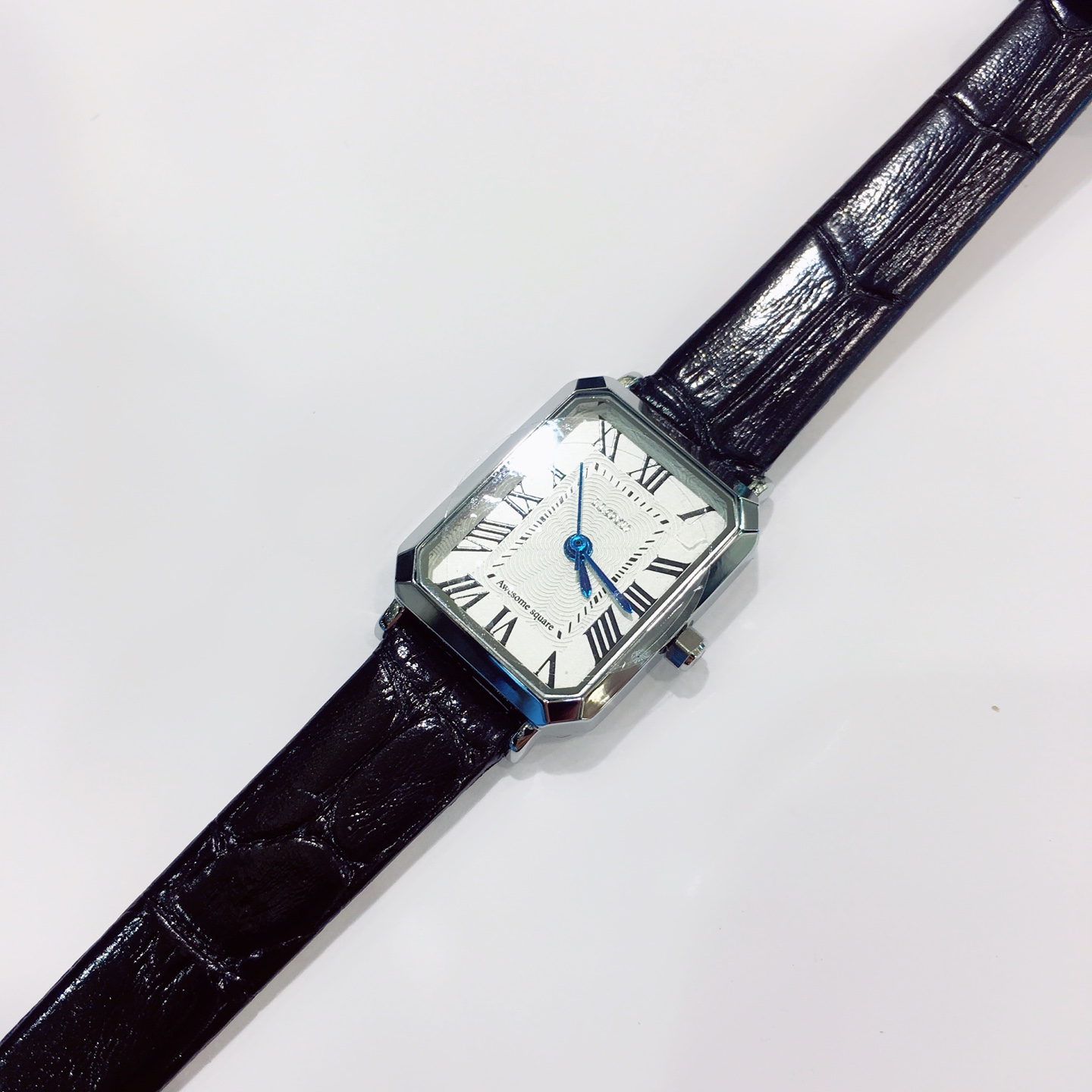 <b><p>Lloyd classic square Leather wch LL2G16903RSB</p></b><b><p>ロイド クラシック 正方形 レザー腕時計 LL2G16903RSB 豪華な シンプルな</p></b><br /><br /><p align='center'>