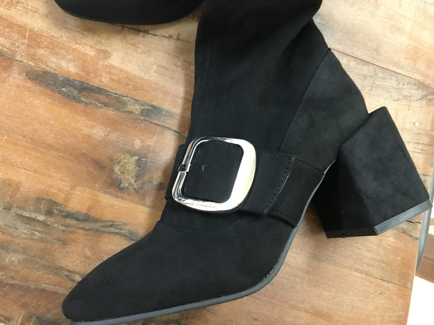 Rectangular buckle Suede Angle Available everywher