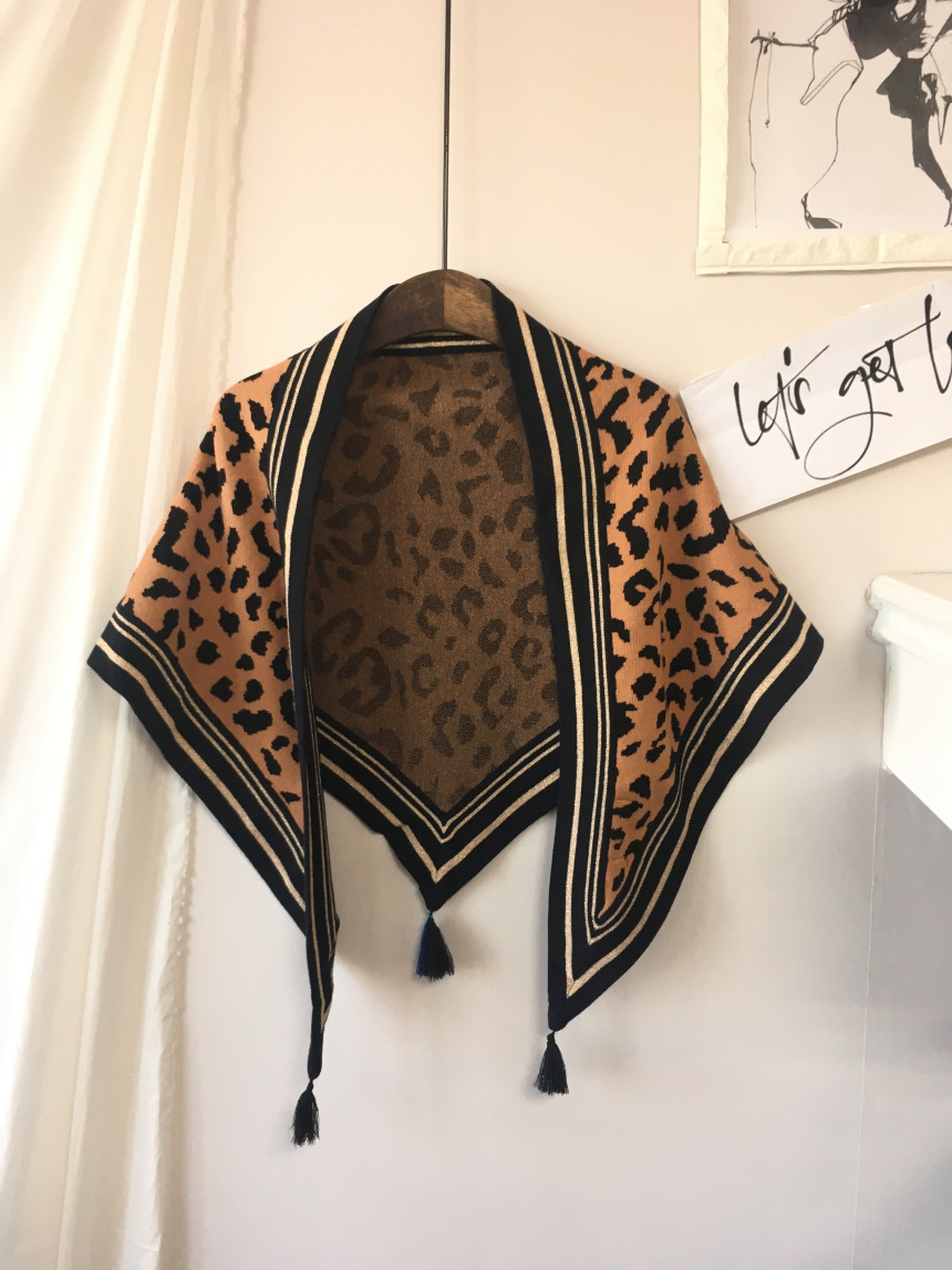 Leopard muffler wool tassel scarf shawl stand out 