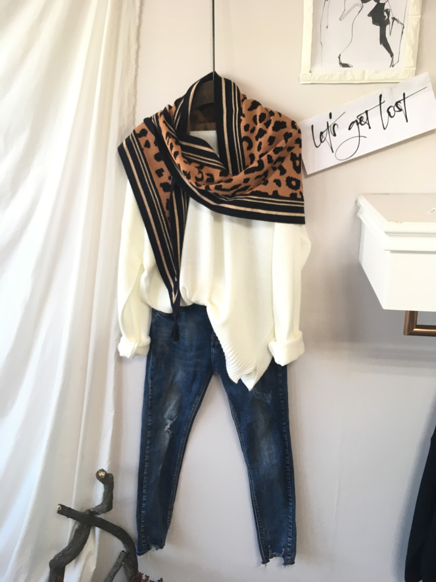 Leopard muffler wool tassel scarf shawl stand out 