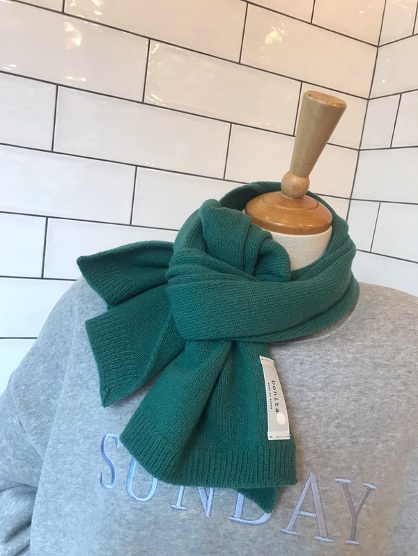 Plain knit muffler