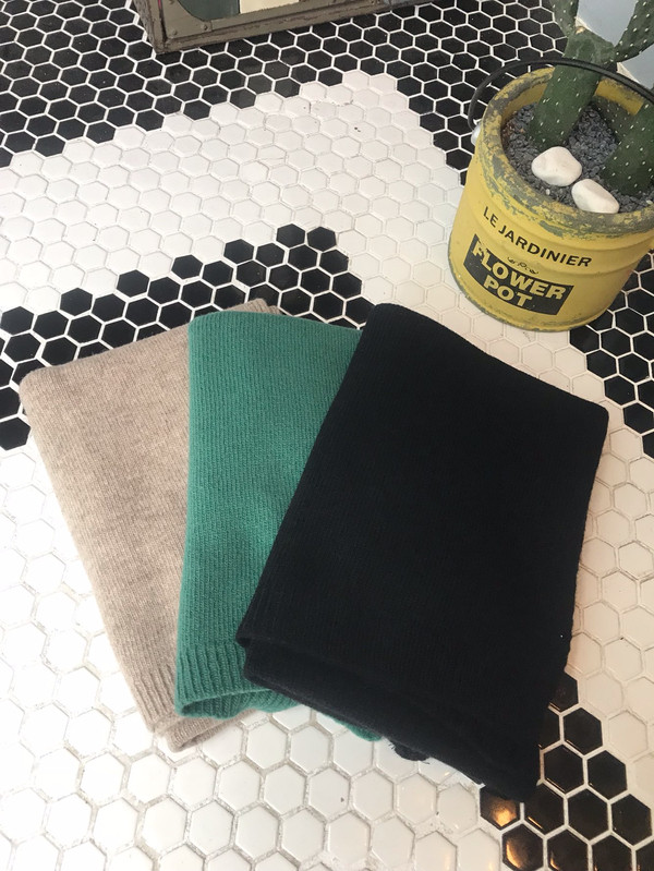 Plain knit muffler