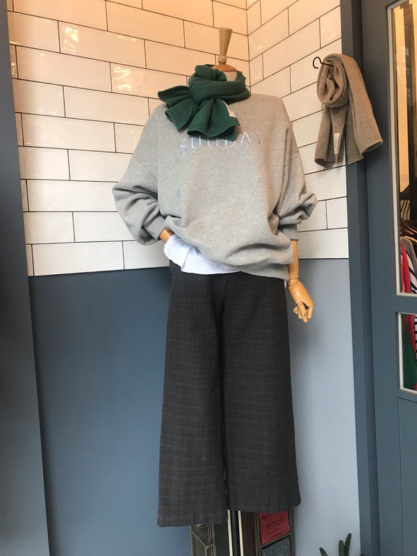 Plain knit muffler