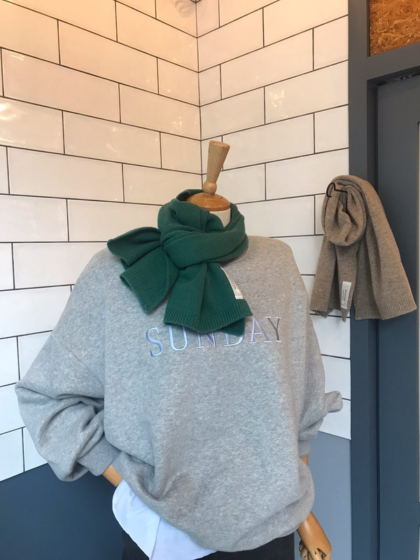 Plain knit muffler
