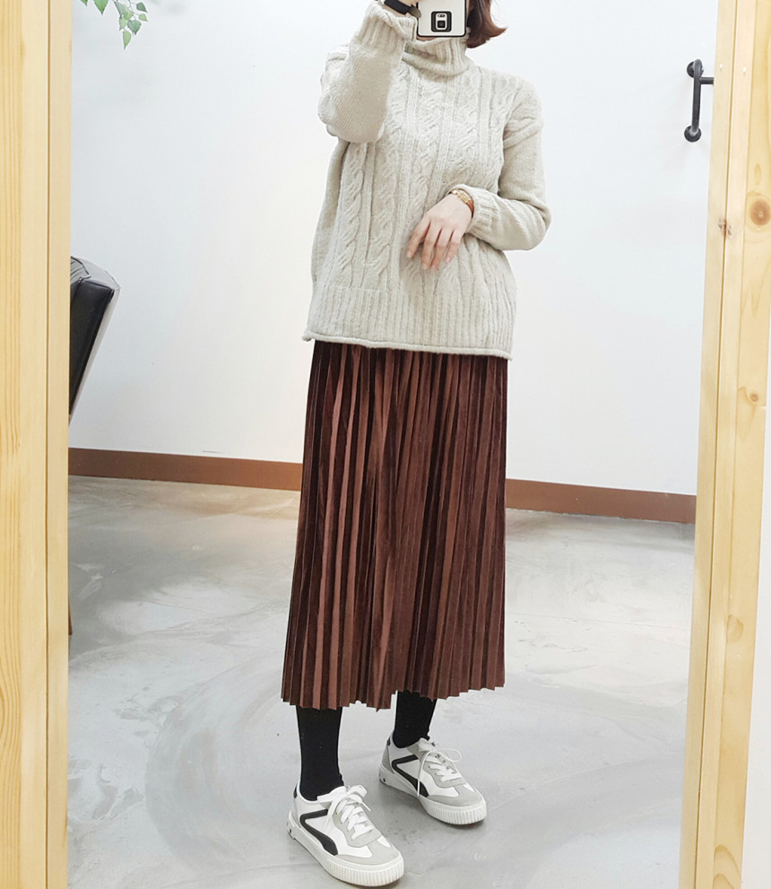 Velvet Pleated Long Skirt