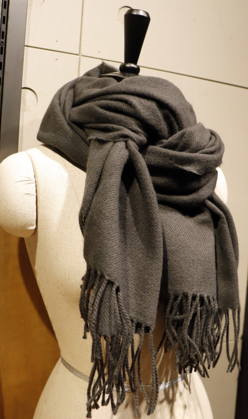 Wool Touch Surgical Muffler 7col Clean and stylish