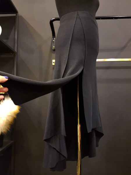 Unbalanced Top Long Bending Skirt Sexy Layered Rom